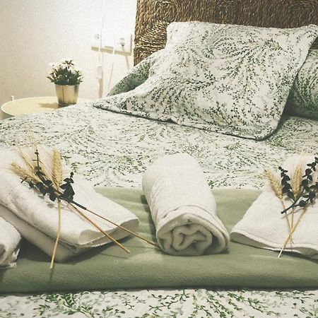 Apartamento La Teja-Parking Privado Appartement Carmona  Buitenkant foto