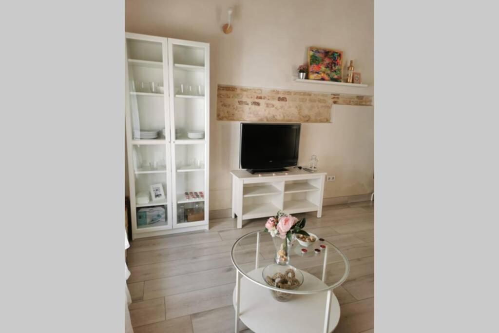 Apartamento La Teja-Parking Privado Appartement Carmona  Buitenkant foto